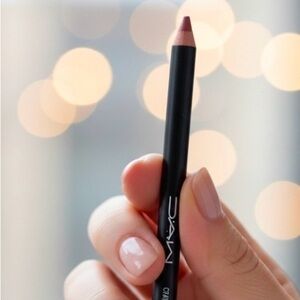 MAC Cosmetics Half-Red Lip Liner